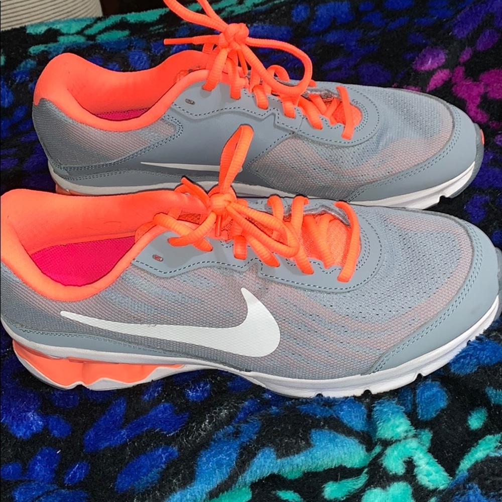 Nike REAX shoes ✨ FINAL SALE✨
